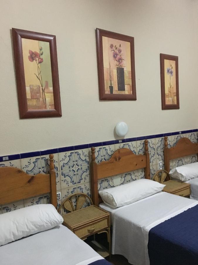 Pension Lisdos Sevilla Exteriér fotografie